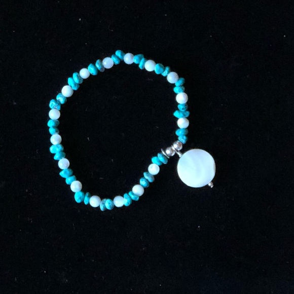 Turquoise & Mother of Pearl Bracelet - Picture 2 of 4